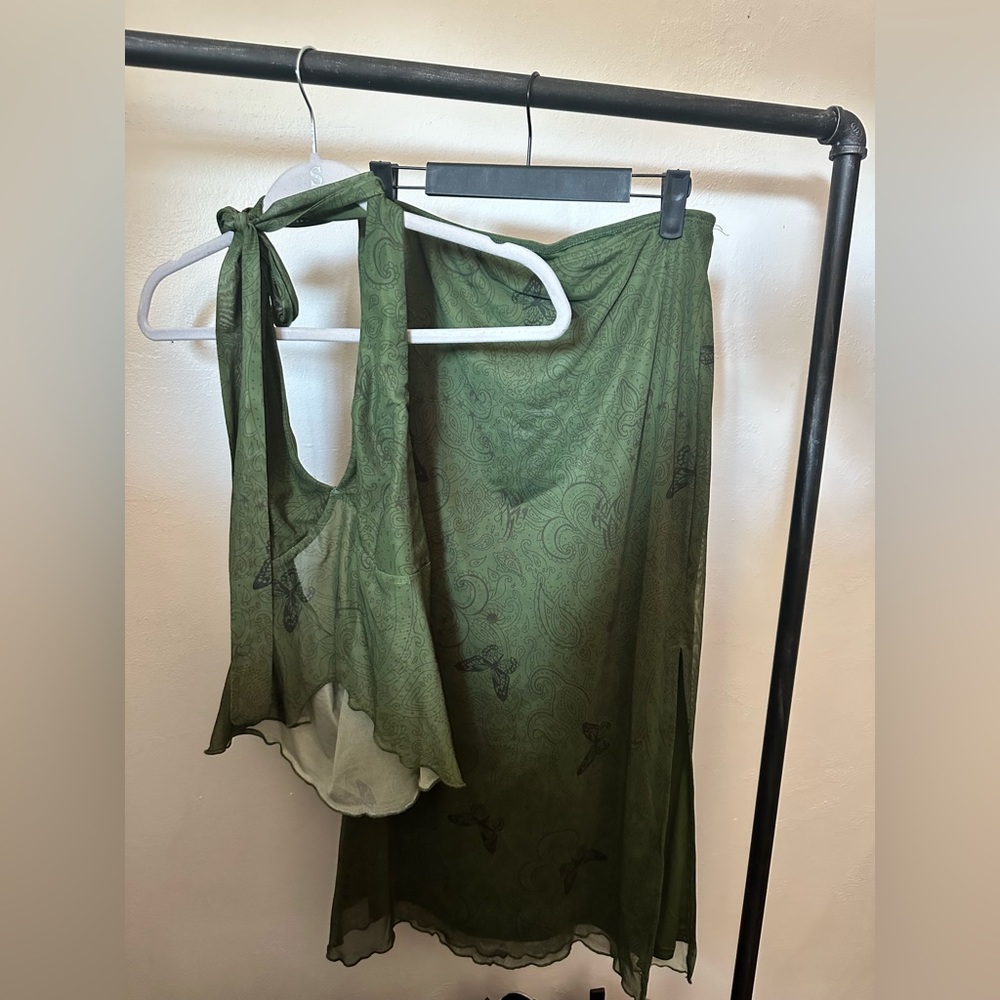 Butterfly and paisley print set